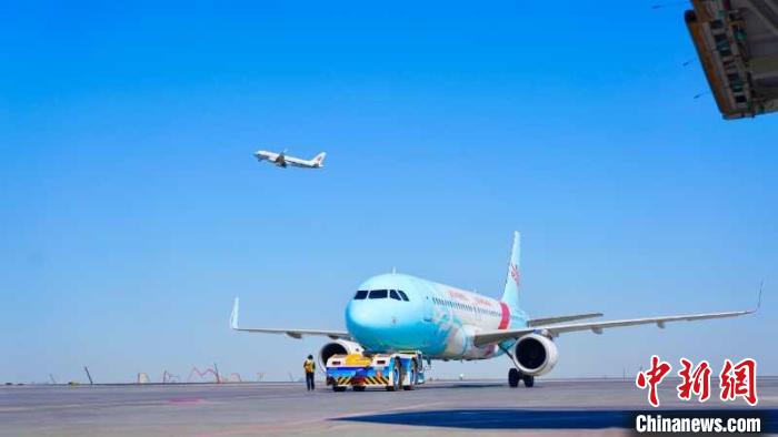 新疆機場旅客吞吐量創新高，公共航空運輸助力區域發展